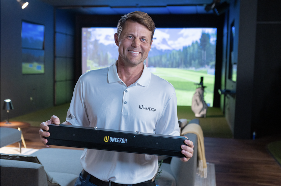 Uneekor EYE XR Golf Simulator / Launch Monitor (USA Only)