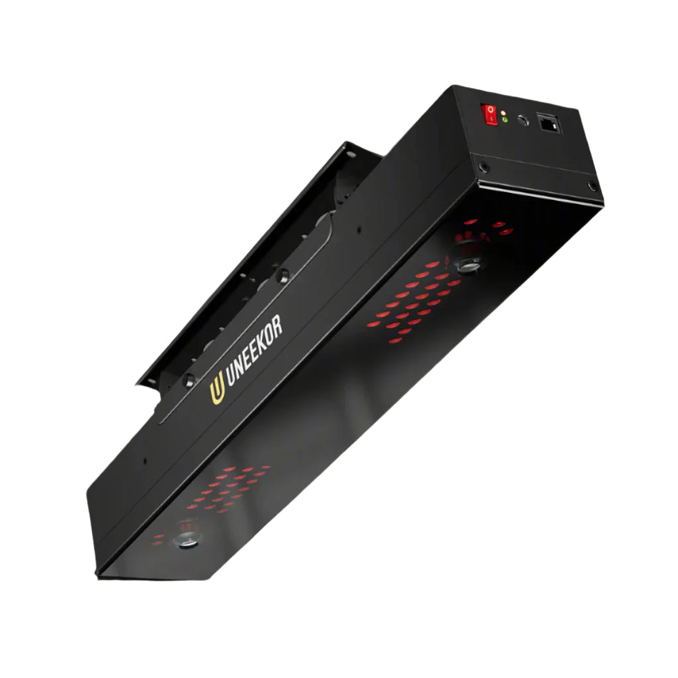 Uneekor EYE XR Golf Simulator / Launch Monitor (Canada Only)